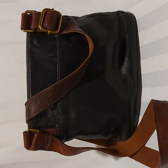 FOSSIL LEATHER CROSSBODY BAG! - Picture 3 of 11